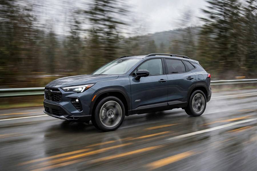 AWD crossover cruising on the highway where AWD vs 4WD fuel economy matters most