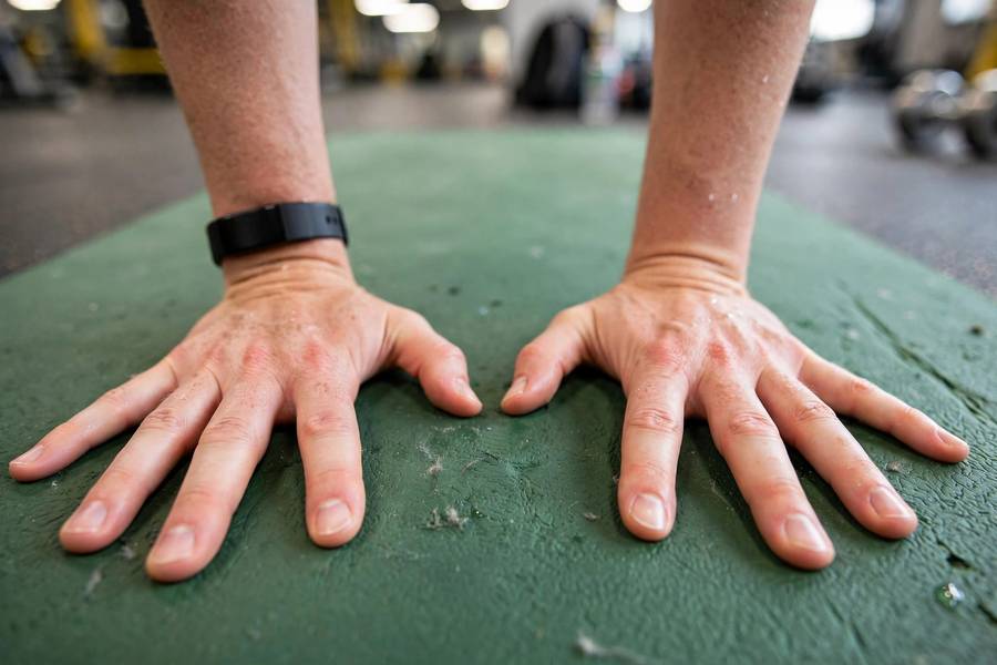 Correct hand placement for learning how to learn a cartwheel