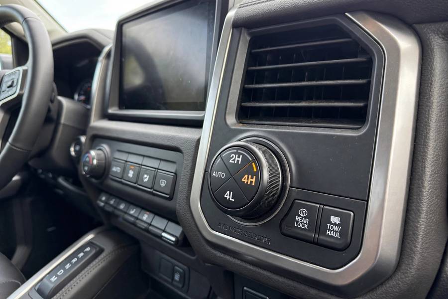 Truck 4WD selector showing part time 4WD vs full time 4WD modes